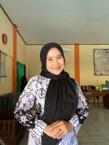 Nesa Taupikah, S. Pd