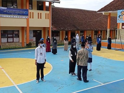 Masa Pengenalan Lingkungan Sekolah (MPLS)