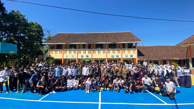 Penutupan MPLS SMK Al-Madani Jampangkulon