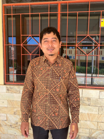 Asep Ahmad Salabi, S. S